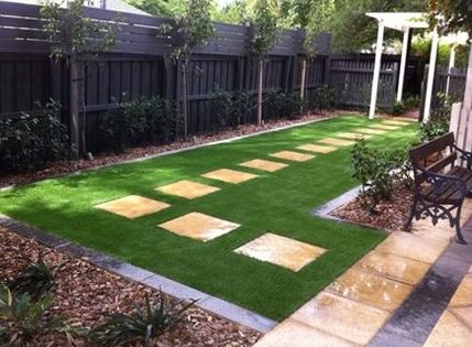 Square shapes style for garden lawns