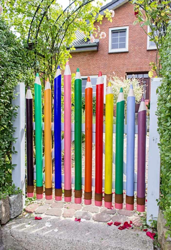 Colour pencils gate
