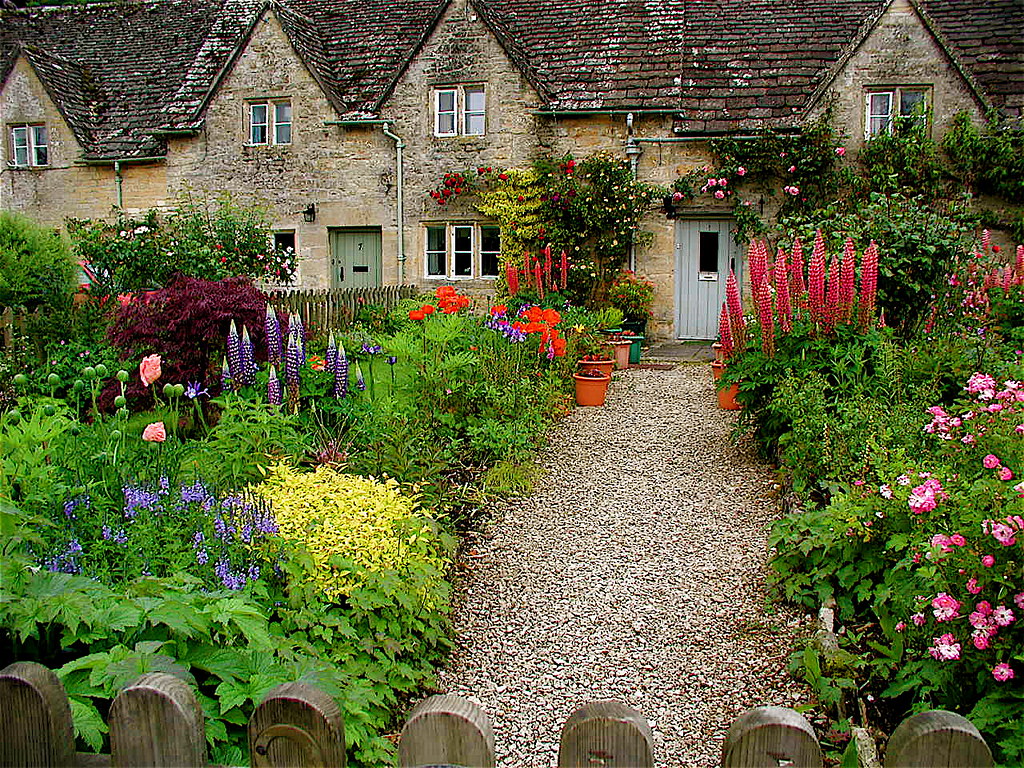 A June front yard Cotswolds cottage garden.