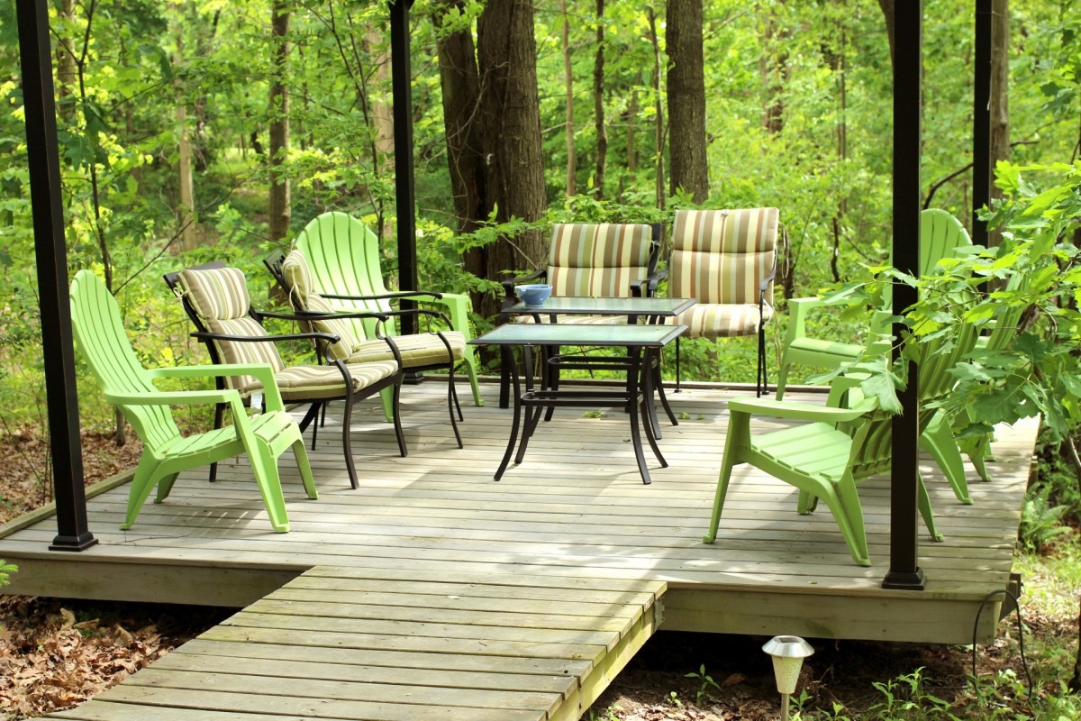 Bespoke patio decking with seating